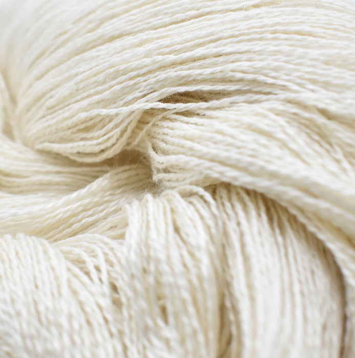 White cashmere and mulberry silk yarn