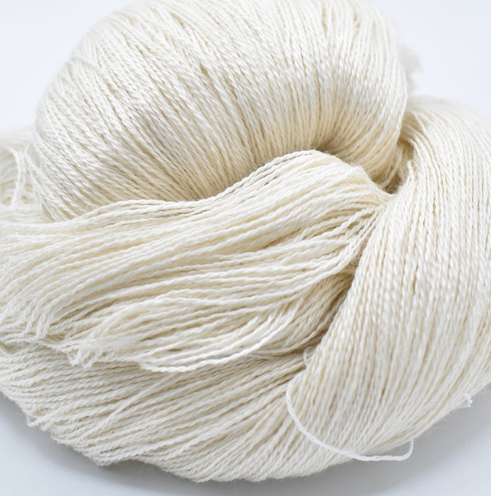 White cashmere and mulberry silk yarn