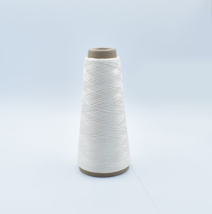 White cashmere and mulberry silk yarn